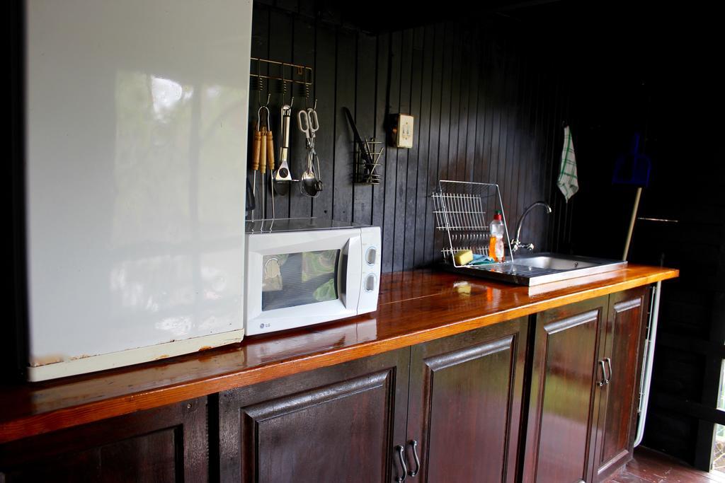 Old Vic Travellers Inn Nelspruit Mbombela Habitación foto